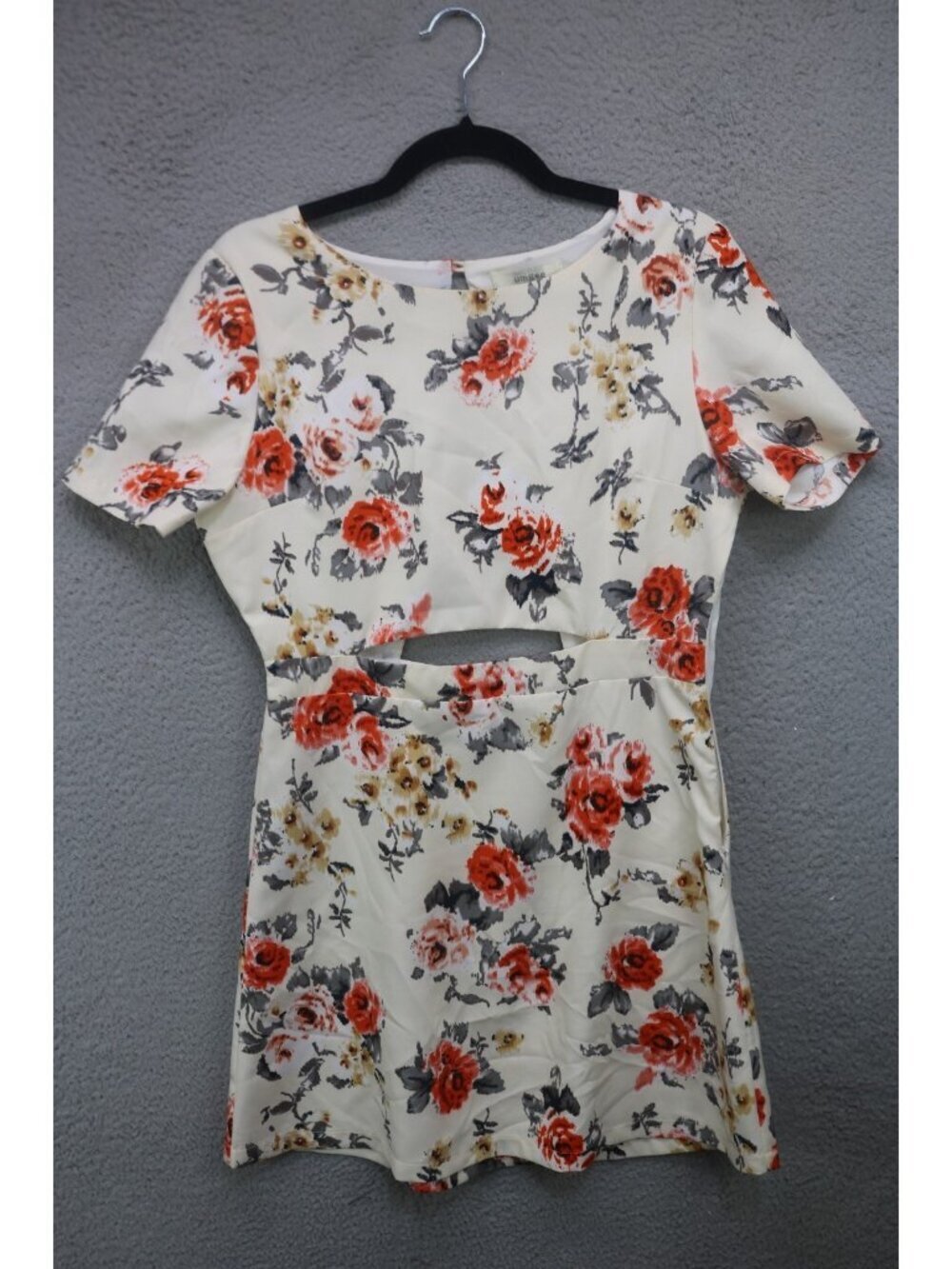 Umgee Cut Out Short Sleeve Floral Dress-Size Medium-Cottagecore